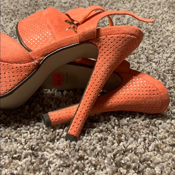 Pumps - Picture 4 of 4